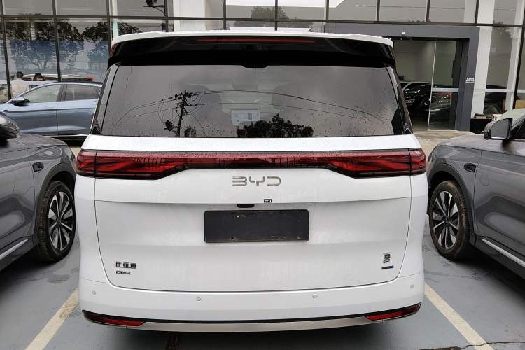 Used BYD Xia 2025 DM-i 1.5T 180km Beyond Edition Exterior 5