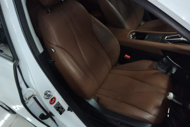 Used Acura CDX 2016 1.5T Two-Wheel Drive Deluxe Edition