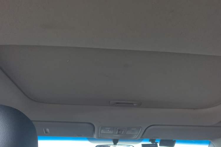 Used Kia K2 2015 Hatchback 1.4L MT GLS Cool Edition
