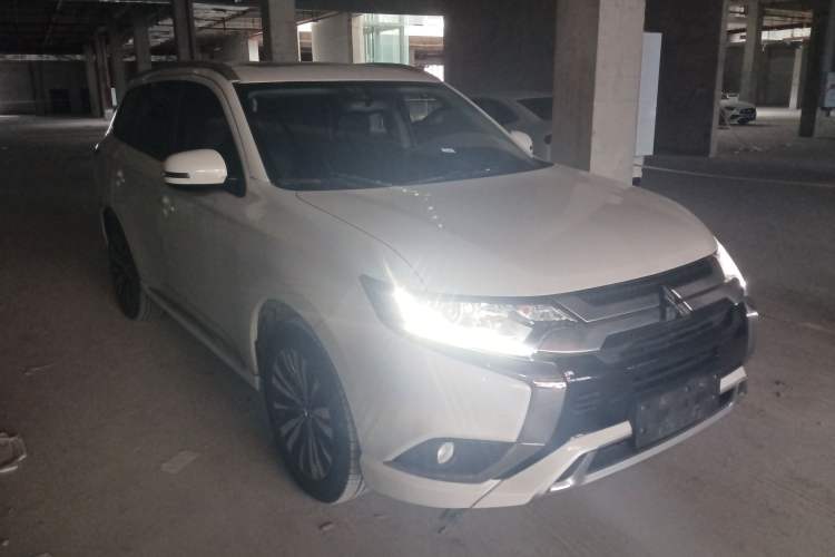 Used Mitsubishi Outlander 2021 2.0L Two-Wheel Drive Comfort Edition 5 Seats
