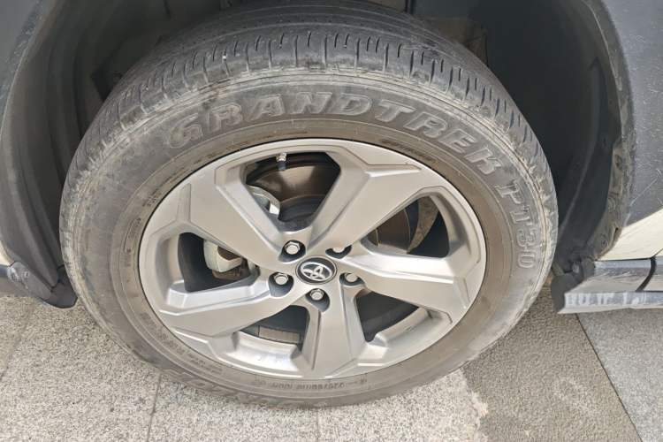 Used Toyota RAV4 2021 Revised Version Dual-Motor Hybrid 2.5L E-CVT Two-Wheel Drive Elite Edition Left Front Wheel Hub