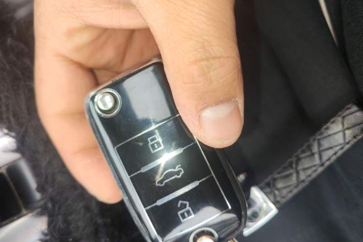 Used Roewe i6 New Energy 2017 45T Hybrid Connect & Smart Enjoyment Edition
