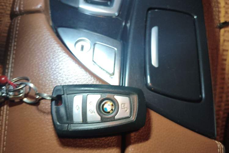 Used BMW 5 Series 2014 520Li Elegant Model Vehicle Key