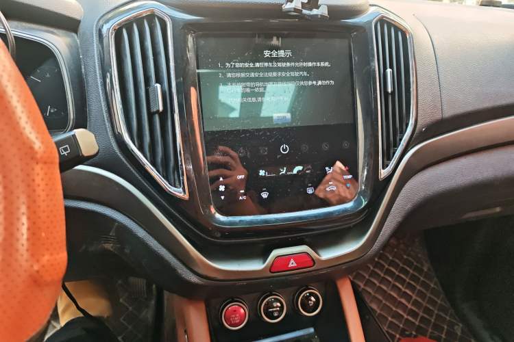 Used CHANGAN OSHAN CX70 2017 Facelifted CX70T 1.5T Manual High-Performance Edition