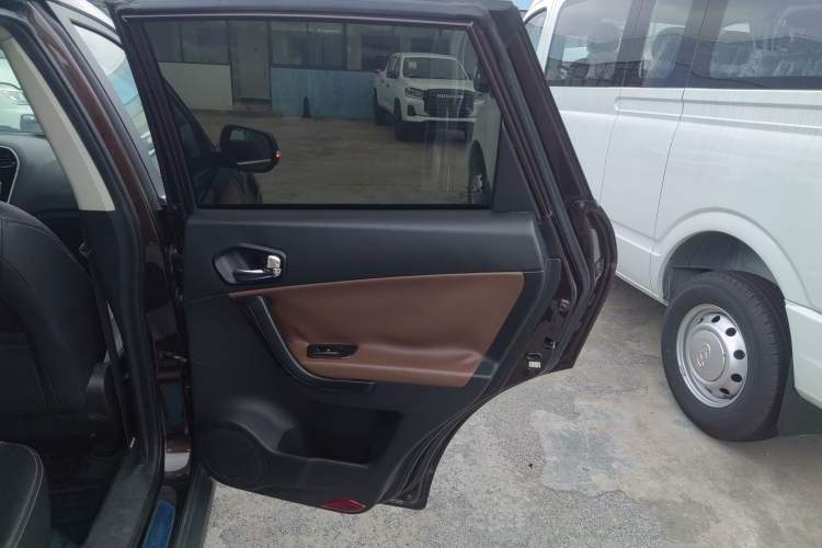 Used GAC Trumpchi GS5 Super 2015 2.0L Manual Two-Wheel Drive Elite Edition