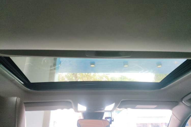 Used Toyota RAV4 2021 2.0L CVT Two-Wheel Drive Fashion Edition Headliner