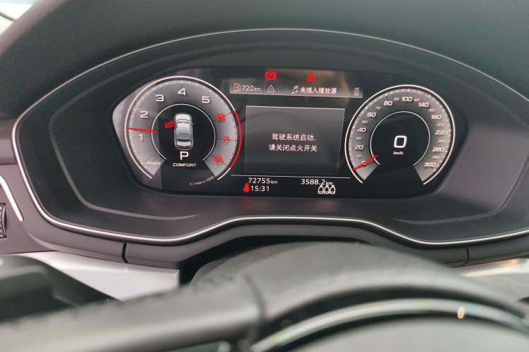 Used Audi A4L 2022 40 TFSI Fashion Dynamic Model Odometer Close Up