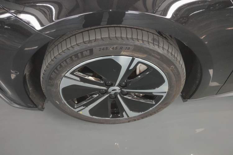 Used Nio ET5T 2024 75kWh Touring Left Front Wheel Hub