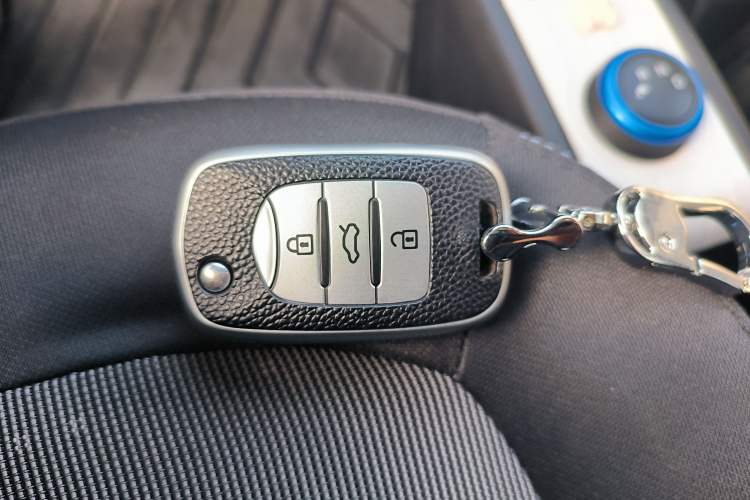 Used Wuling Hongguang MINIEV 2020 Enjoyment Model Lithium Iron Phosphate Interior 1