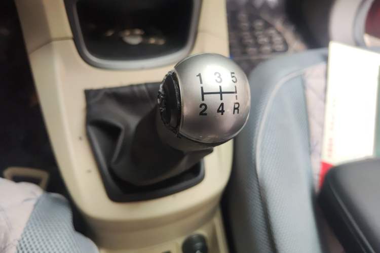 Used Ford Fiesta 2011 Hatchback 1.5L Manual Fashion Edition Gear Lever