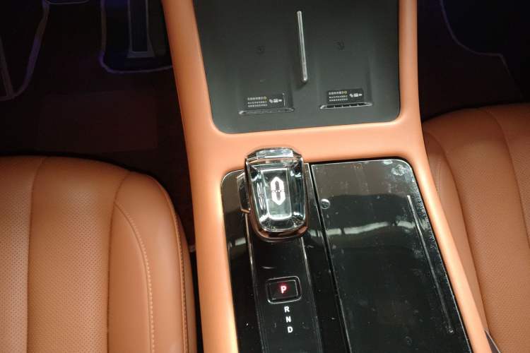 Used Hima AITO M7 2024 1.5T Intelligent Drive Rear-Drive Ultra Version 5 Seats Gear Lever