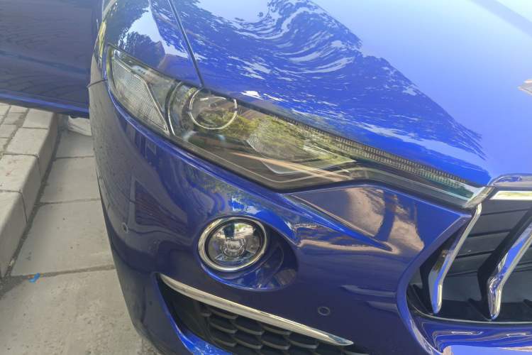 Used Maserati Levante 2019 3.0T Standard Version China VI Right Front Headlight