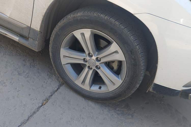 Used Toyota Highlander 2013 2.7L Two-Wheel Drive 7-Seater Zijin Edition