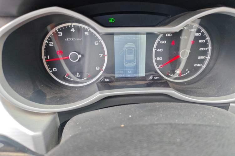 Used Geely Auto Emgrand X7 Sport 2016 2.0L Manual ZhiShang Version
