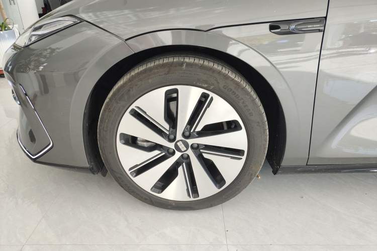 Used Geely Galaxy E8 2024 550 km Range Rear-Drive MAX