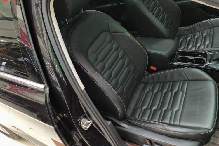 Used Volkswagen Passat 2020 330TSI Elite Edition China VI
