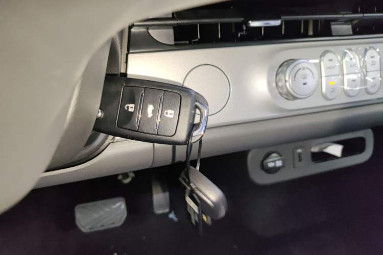 Used CHANGAN Lumin 2024 130km Qingyue Version Interior 1