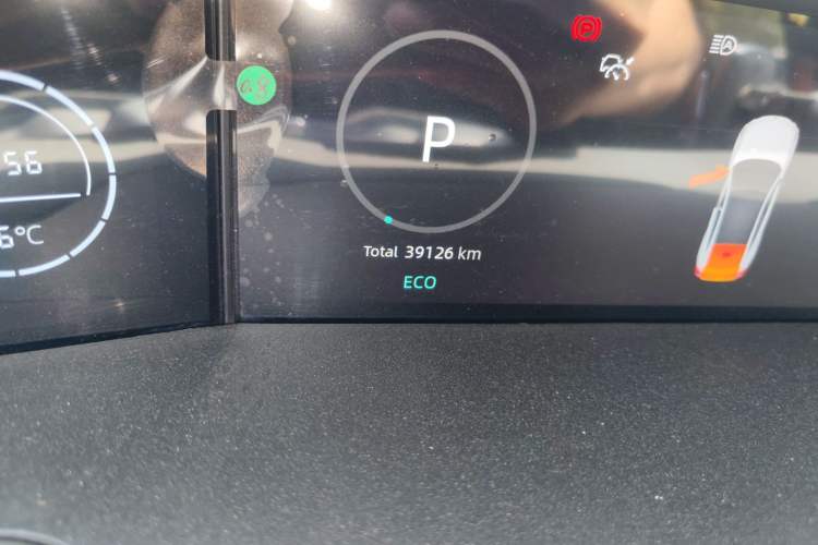 Used CHANGAN UNI-V 2023 1.5T Prestige Model Odometer Close Up