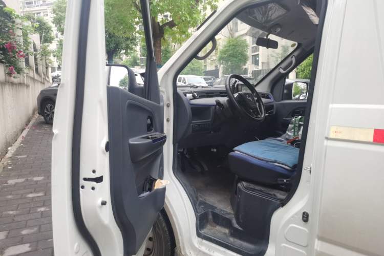 Used Dongfeng Yufeng EM26 