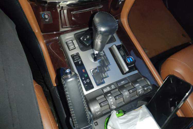 Used Lexus LX 2013 570