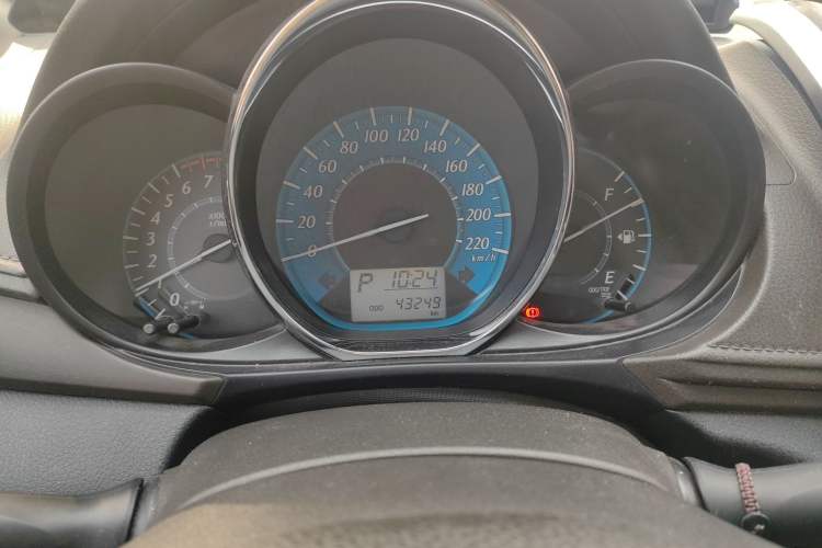 Used Toyota YARiS L Zhi Xuan 2015 1.5E Automatic Charm Edition