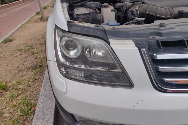 Used Kia Borrego 2013 3.8L Luxury Edition China V standard Right Front Headlight