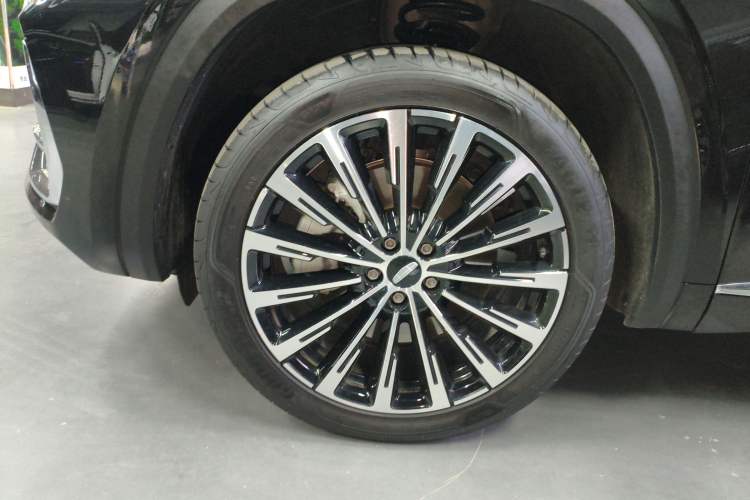 Used Geely Auto Monjaro L 2025 Dongfang Yao 2.0TD Automatic All-Wheel-Drive Wangyue Edition Left Front Wheel Hub