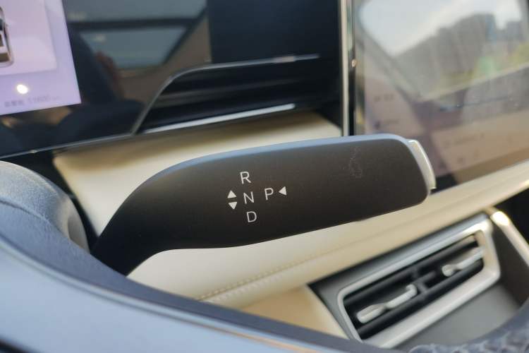 Used BYD Qin L 2025 EV 545KM Beyond Version Gear Lever