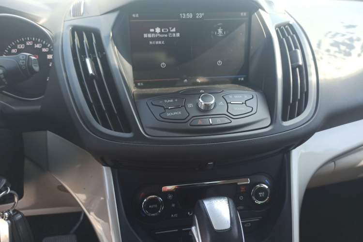 Used Ford Kuga 2013 2.0L GTDi Four-Wheel-Drive Elite Model Audio And AC Panel