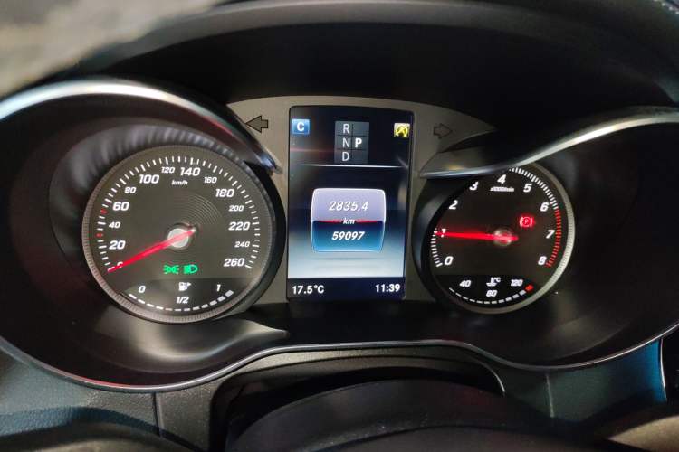 Used Mercedes-Benz GLC 2019 Facelift GLC 260 L 4MATIC Luxury Model
