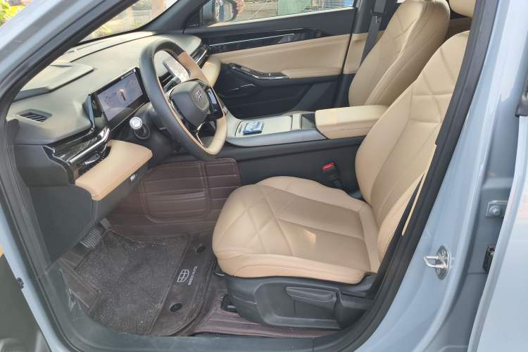 Used Geely Galaxy L6 2023 60km PLUS