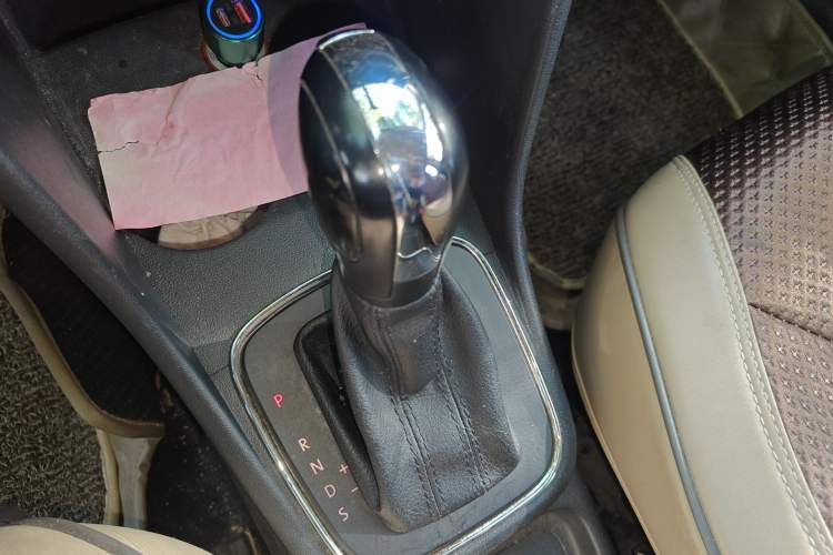 Used Volkswagen Polo 2014 1.4L Automatic Comfort Edition Gear Lever