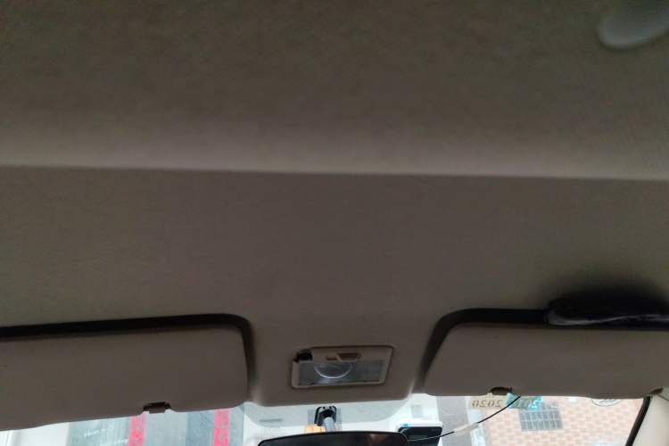 Used CHANGAN KAICHENG Ounuo S 2013 1.5L Elite Model Headliner