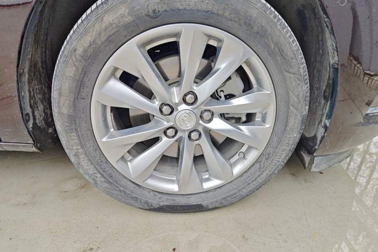 Used Buick GL8 2020 Avenir Avia Six-Seat Deluxe Edition Right Front Wheel Hub