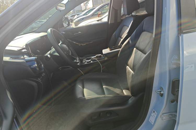 Used Chevrolet Equinox Plus 2024 102km RS Ultimate Edition Left Front Seat