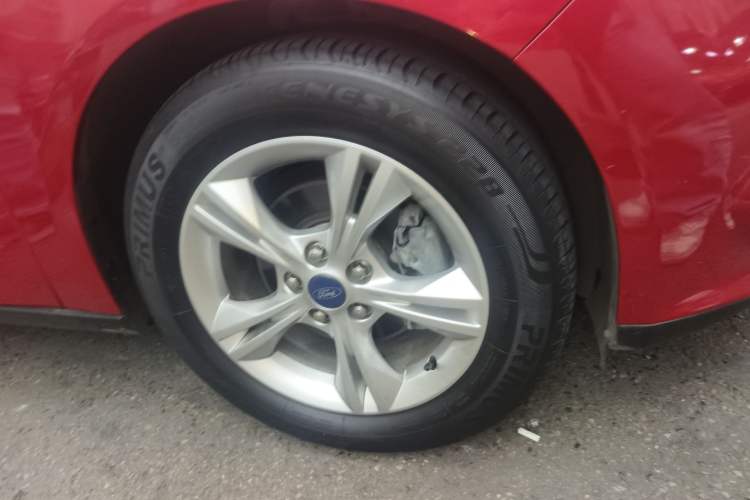 Used Ford Focus 2012 Sedan 1.6L Automatic Comfort Model
