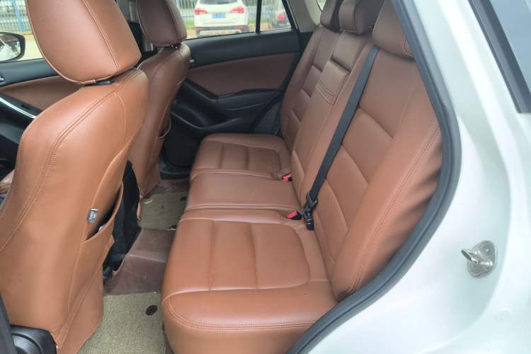 Used Mazda CX-5 2014 2.0L Automatic Two-Wheel Drive Urban Version Left Rear Seat