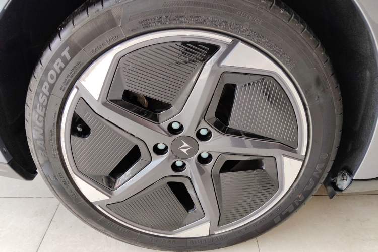 Used Dongfeng eπ eπ007 2024 530 Pro Version Exterior 5