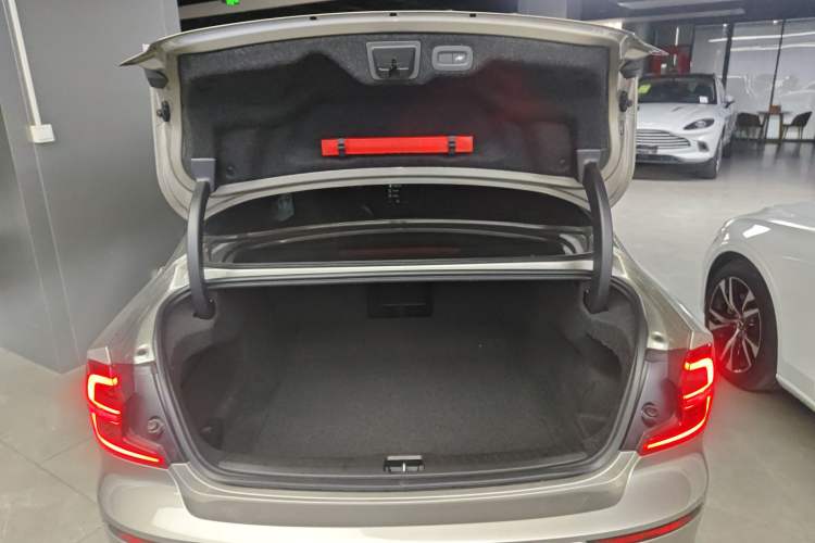 Used Volvo S60 2020 T4 Zhiyuan Luxury Edition