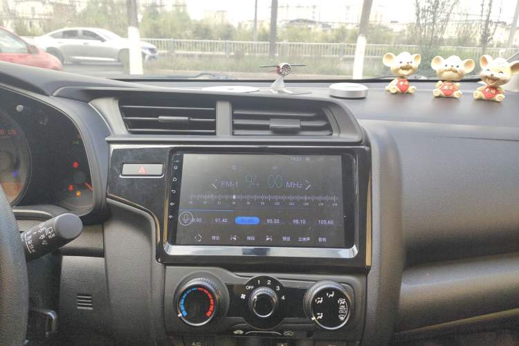 Used Honda Fit 2018 1.5L CVT Comfort Version Audio And AC Panel