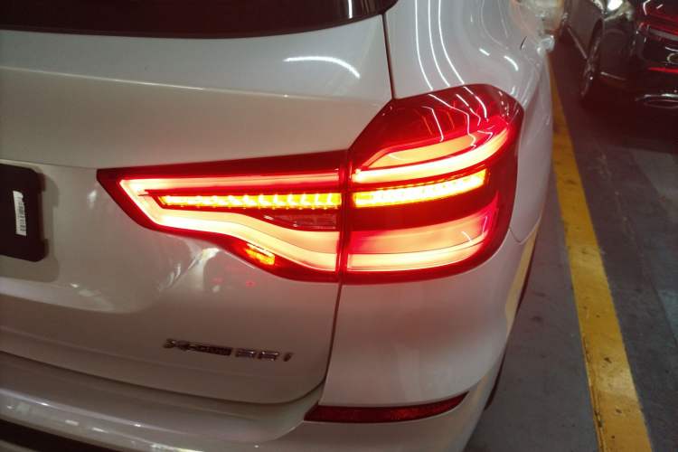 Used BMW X3 2018 xDrive28i Luxury Package China VI Emission Standard Right Rear Taillight