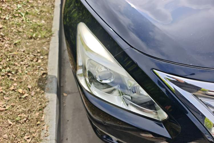 Used Nissan Teana 2013 2.0L XL Comfort Edition Right Front Headlight