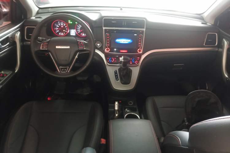 Used Haval M6 2018 Revised Version 1.5T DCT Two-Wheel Drive Elite Edition Center Console