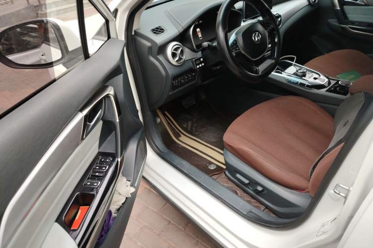 Used BAIC Beijing EU5 2018 R550 Smart Trend Edition