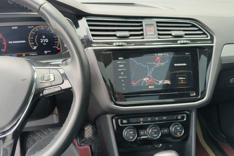 Used Volkswagen Tiguan L 2021 330TSI Automatic Two-Wheel Drive Smart Edition Center Console