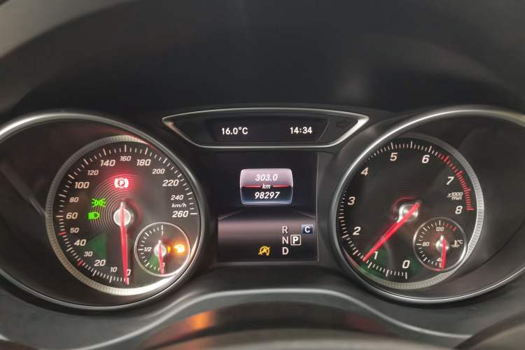 Used Mercedes-Benz GLA 2018 GLA 200 Fashion Model Instrument Cluster