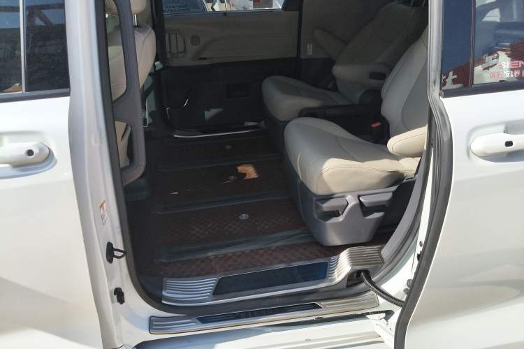 Used Toyota SIENNA 2023 2.5L Hybrid Comfort Edition Left Rear Seat