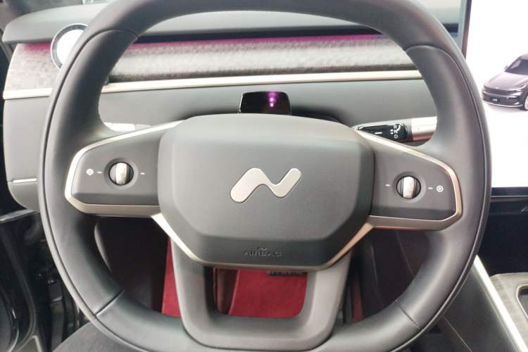 Used ONVO Luxeed L90 2025 Model—Ultra Seven-Seater Version
