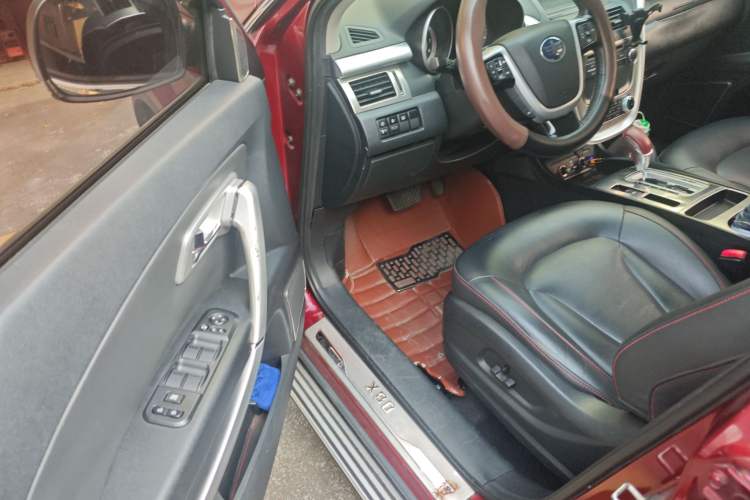 Used Bestune X80 2013 2.0L automatic luxury version
