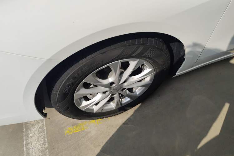 Used Roewe i5 2023 1.5L Manual Comfort Edition
